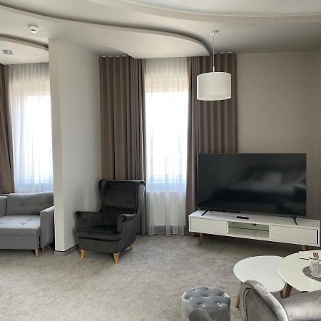 Hotel Jan Sander Александрув-Лудзки Экстерьер фото