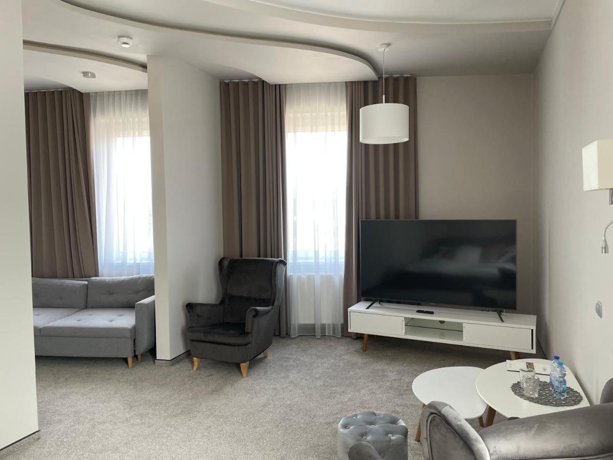 Hotel Jan Sander Александрув-Лудзки Экстерьер фото