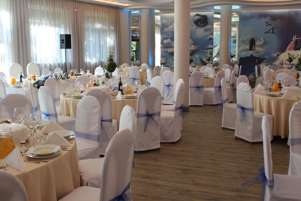 Hotel Jan Sander Александрув-Лудзки Экстерьер фото