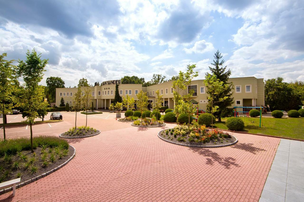 Hotel Jan Sander Александрув-Лудзки Экстерьер фото